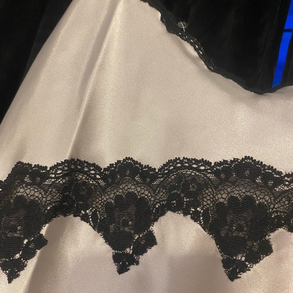 Vintage NWOT VS slip - Picture 3 of 7